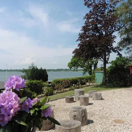 In Klingberg Mit Seeblick By Interhome بيت للعطل